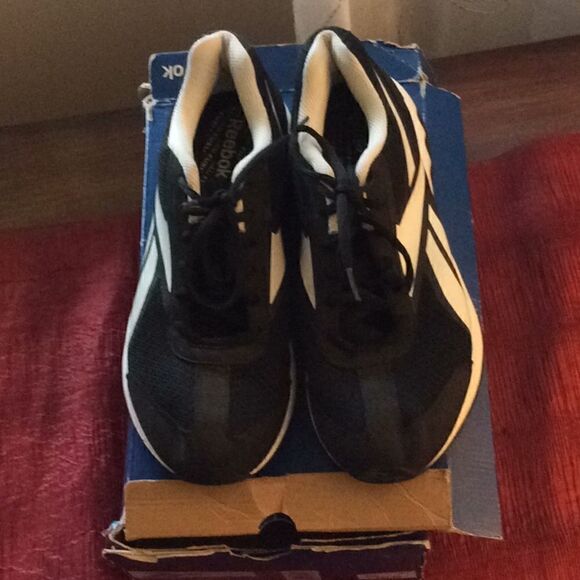 Rebok women’s size 10 sneakers black white used - Picture 1 of 6